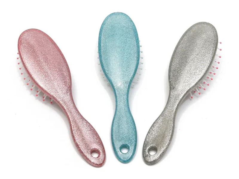 2022 Liten babymassageborste i plast