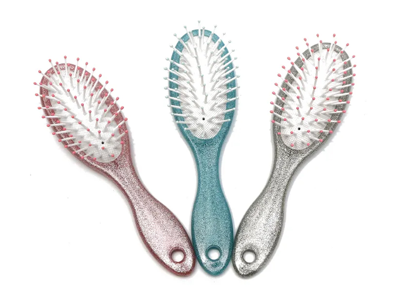 2022 Liten babymassageborste i plast